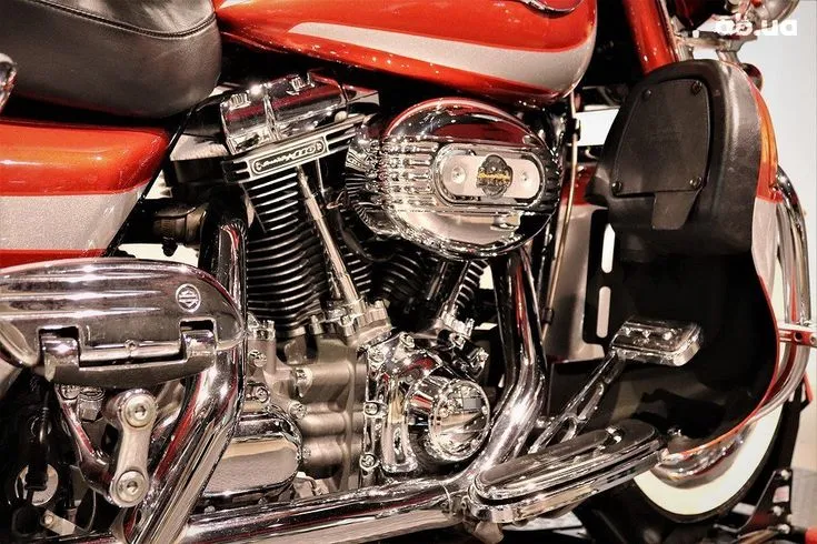 Harley-Davidson FLHTCU Image 6